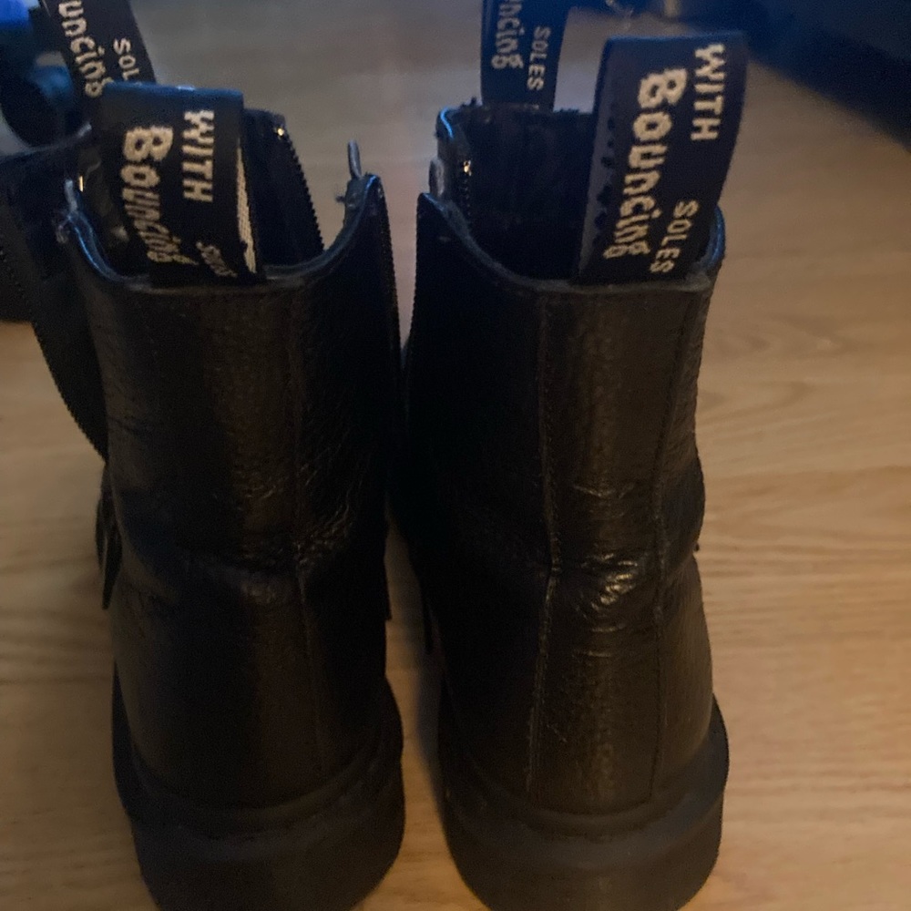 Doc Martens 2976 Zip Chelsea Boots -Black